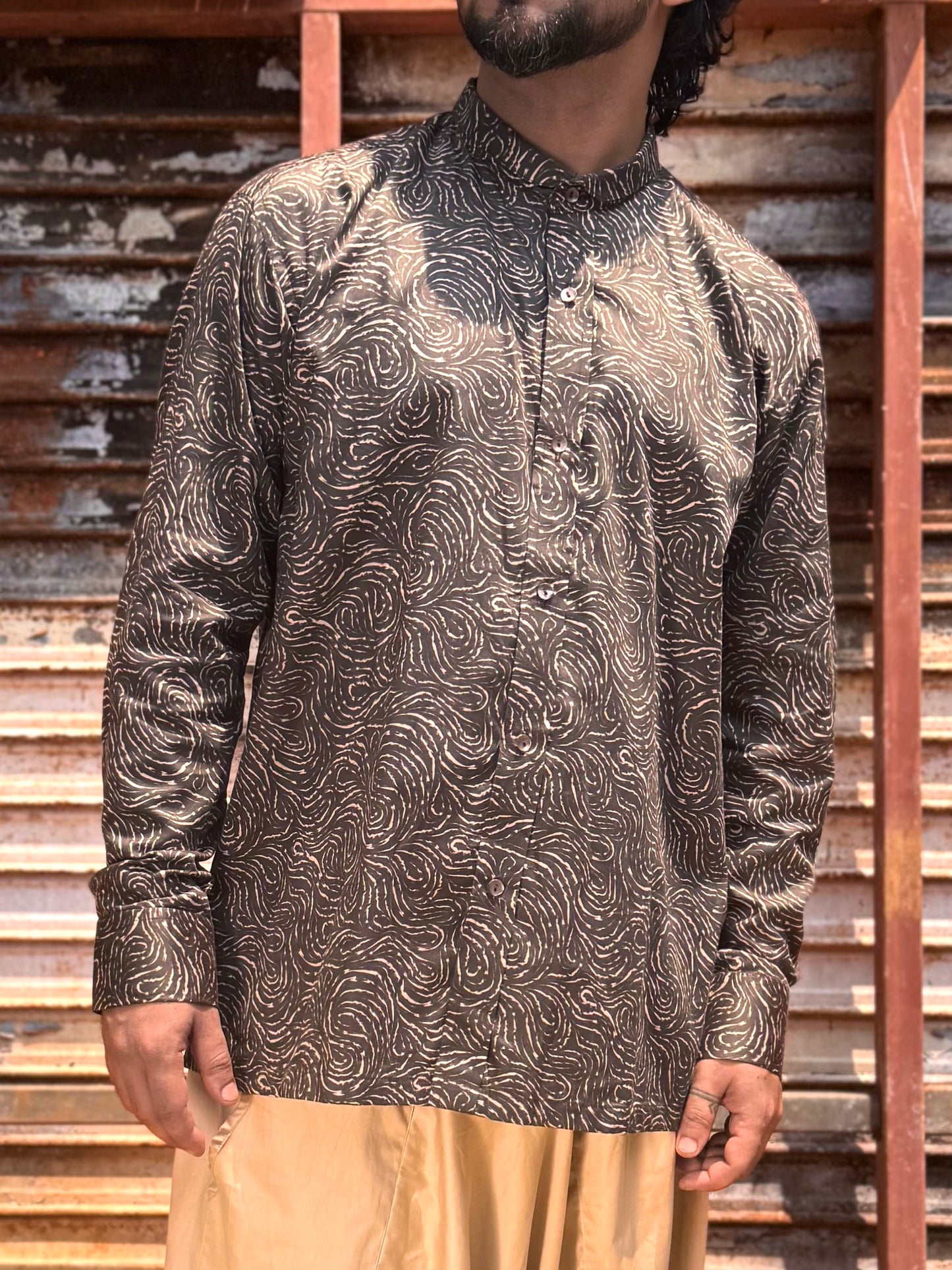 Half Collar Edge LIne Shirt